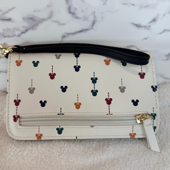 Mickey Mouse Patterned Wristlet Wallet - Picture 3 of 4
